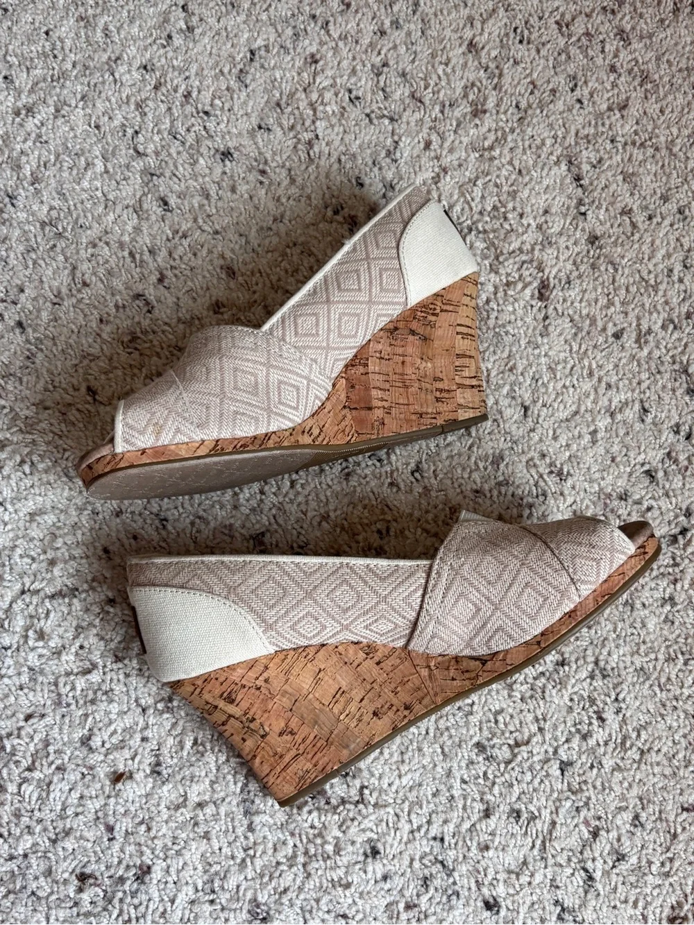 Toms Beige Patterned Peep-Toe Wedge Shoes women’s U.S. 8,5